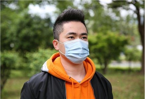 Medicininė vienkartinė veido kaukė